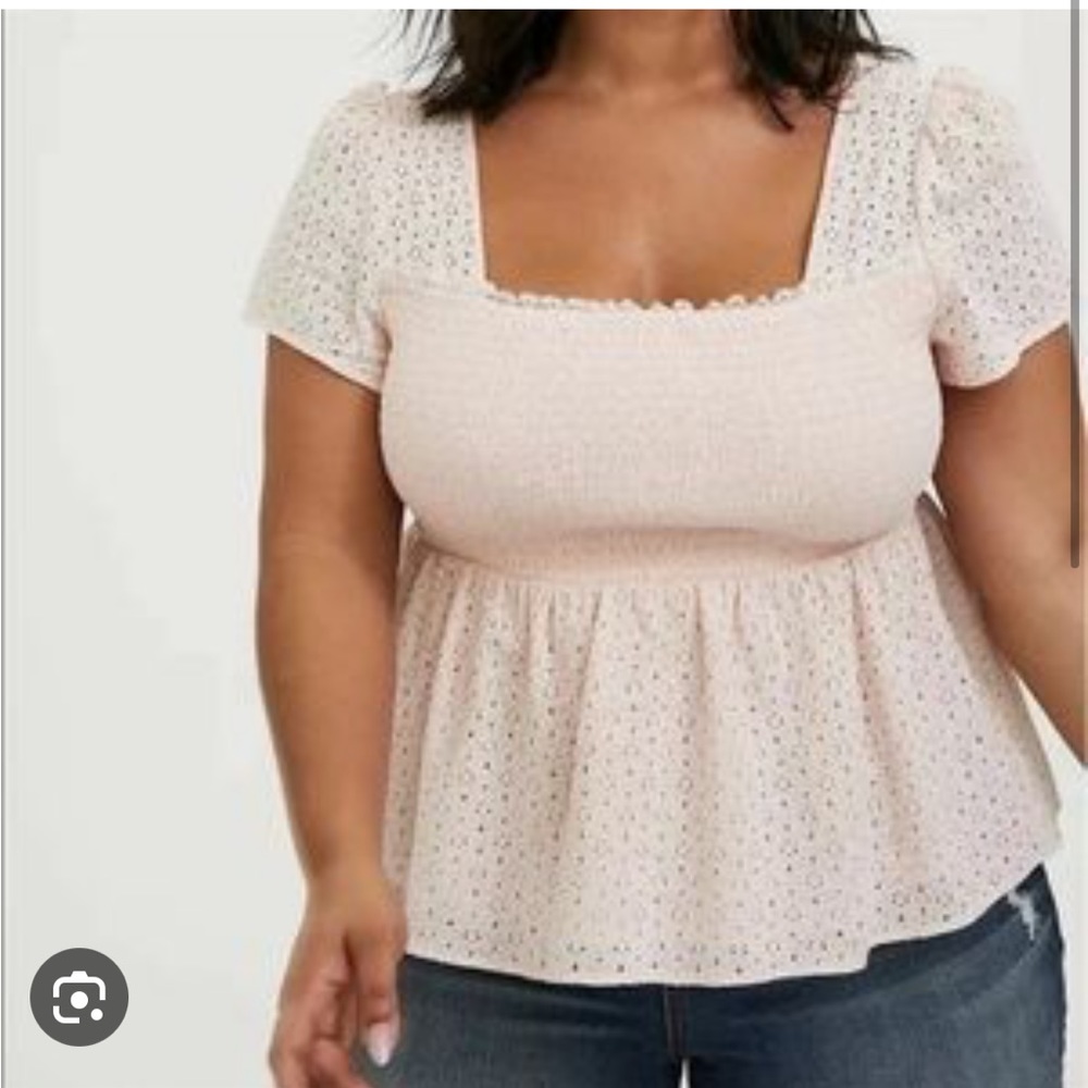 Torrid pink baby doll eyelet dressy top scrunch top size 2X plus size